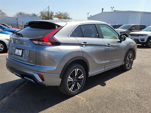 2025 Mitsubishi Eclipse Cross SEL photo 4
