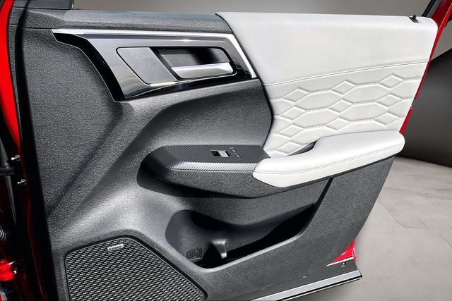 2026 Mitsubishi Outlander SEL - Photo 27