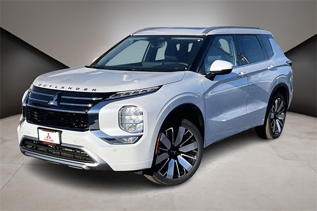 2025 Mitsubishi Outlander SEL's photo