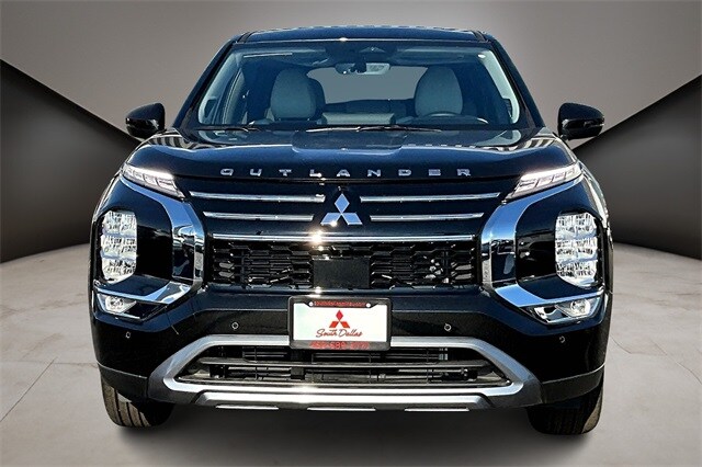 2025 Mitsubishi Outlander SE photo 2