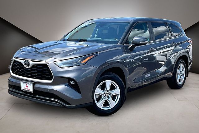Used 2024 Toyota Highlander LE