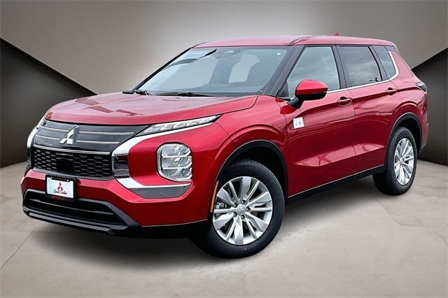 2025 Mitsubishi Outlander ES's photo