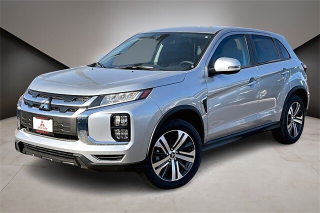 2025 Mitsubishi Outlander Sport SE's photo