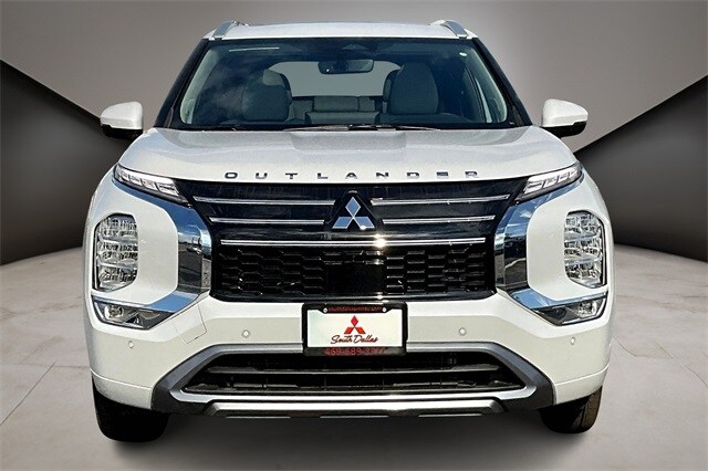 2025 Mitsubishi Outlander SEL photo 3