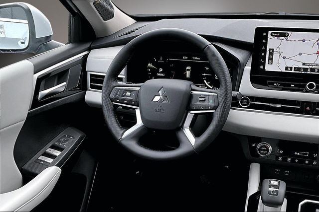 2026 Mitsubishi Outlander SE - Photo 17