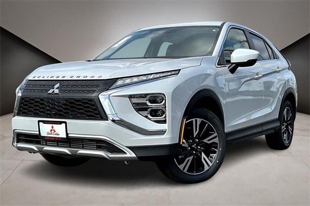 2025 Mitsubishi Eclipse Cross SE's photo