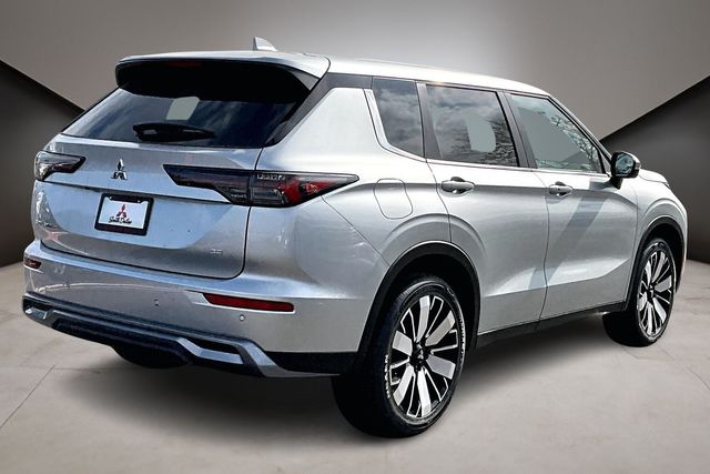 2026 Mitsubishi Outlander SE - Photo 6