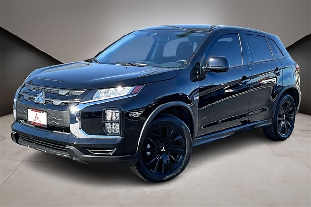 2024 Mitsubishi Outlander Sport LE's photo