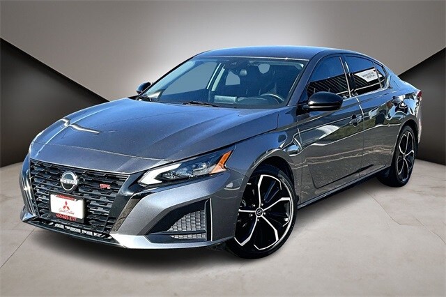 2024 Nissan Altima SR's photo