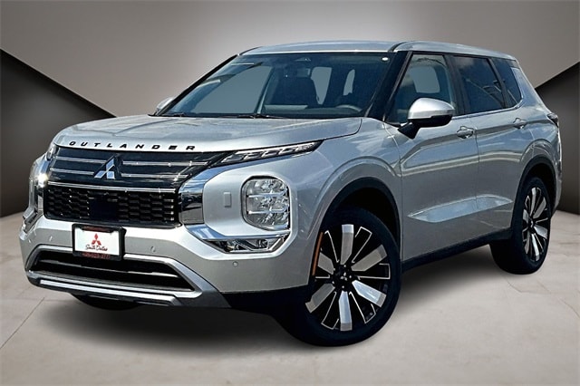 2025 Mitsubishi Outlander SE's photo