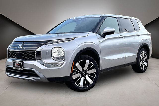 2025 Mitsubishi Outlander SE S-AWC's photo