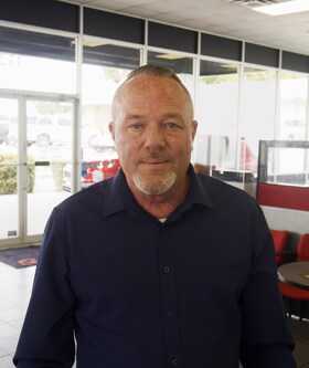 Staff member Tony Baker from ID_92cc0faec3b2