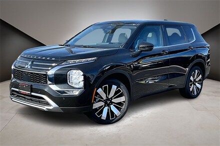 2025 Mitsubishi Outlander SE SUV