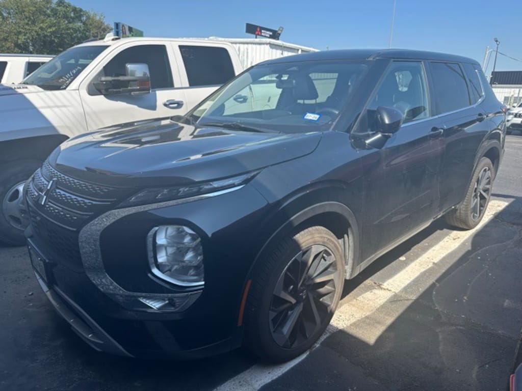 Certified 2023 Mitsubishi Outlander SE SUV