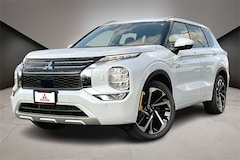 2025 Mitsubishi Outlander PHEV SEL SUV
