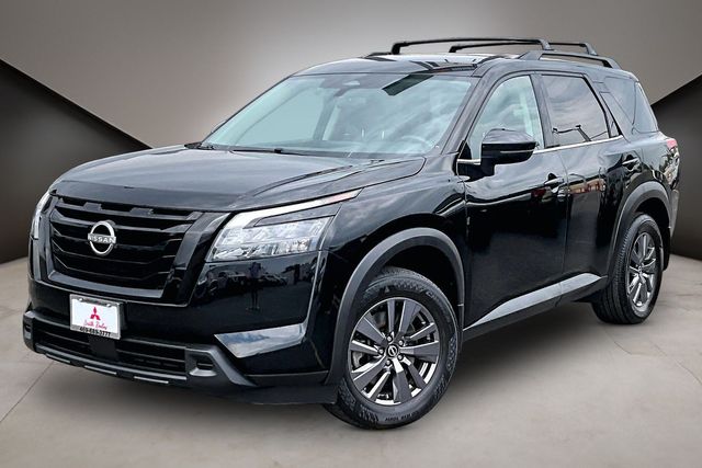 Used 2023 Nissan Pathfinder SV