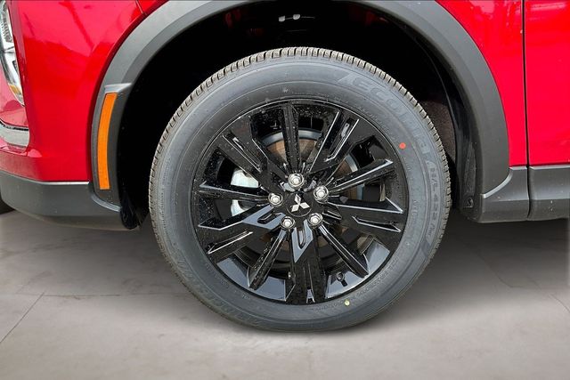 2026 Mitsubishi Eclipse Cross LE - Photo 13