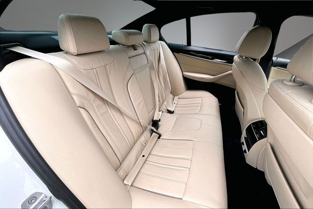 2017 BMW 5 Series 530i - Photo 22