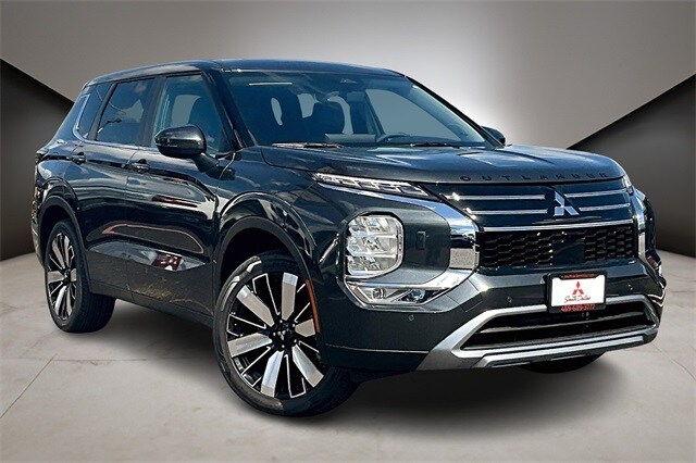 2025 Mitsubishi Outlander SE photo 2