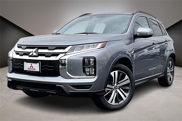 2025 Mitsubishi Outlander Sport SEL's photo