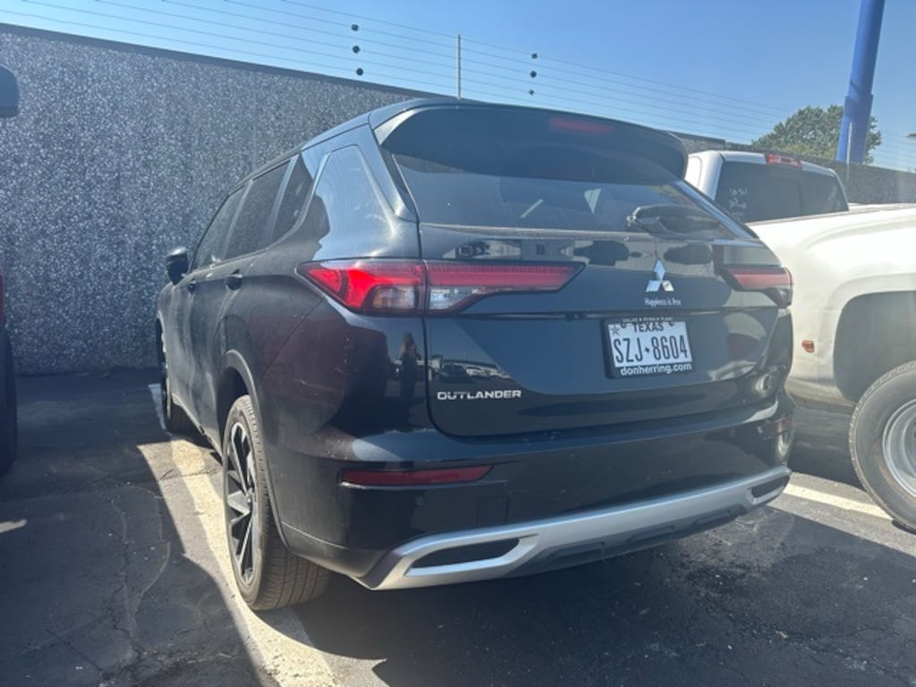 Certified 2023 Mitsubishi Outlander SE SUV