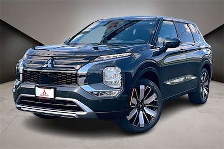 2025 Mitsubishi Outlander SE SUV