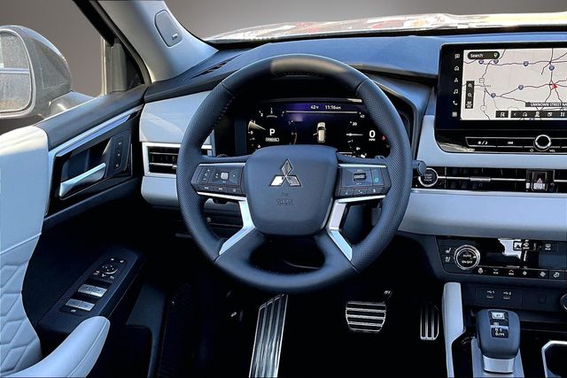 2026 Mitsubishi Outlander SEL - Photo 17