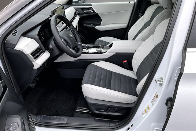 2026 Mitsubishi Outlander SE - Photo 21