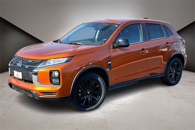 2025 Mitsubishi Outlander Sport LE's photo