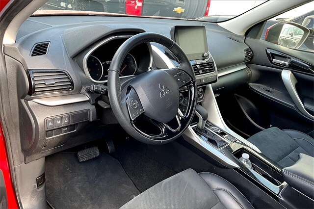 2024 Mitsubishi Eclipse Cross SE photo 3