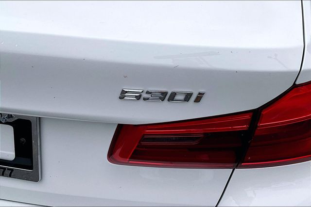2017 BMW 5 Series 530i - Photo 21