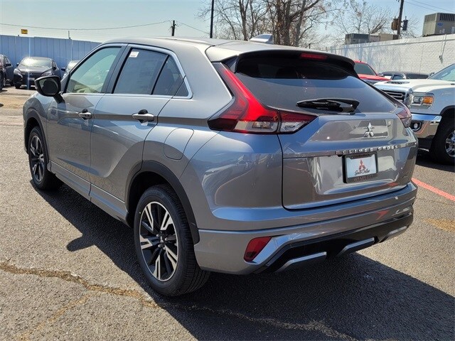 2025 Mitsubishi Eclipse Cross SEL photo 3