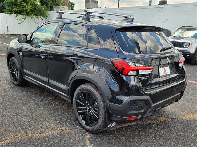 2025 Mitsubishi Outlander Sport SE photo 2