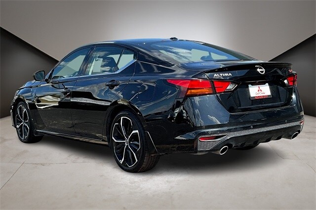 2023 Nissan Altima 2.5 SR photo 4
