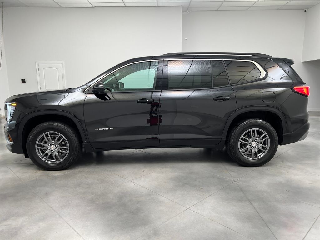 Used 2025 GMC Acadia Elevation SUV