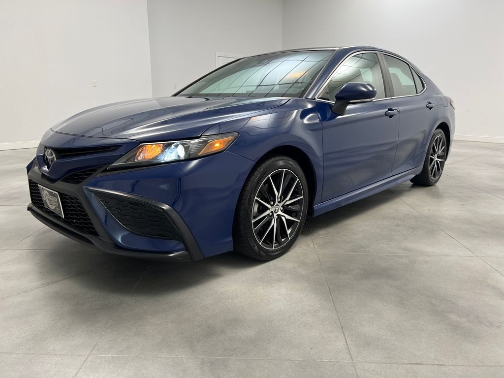 Used 2024 Toyota Camry SE Sedan