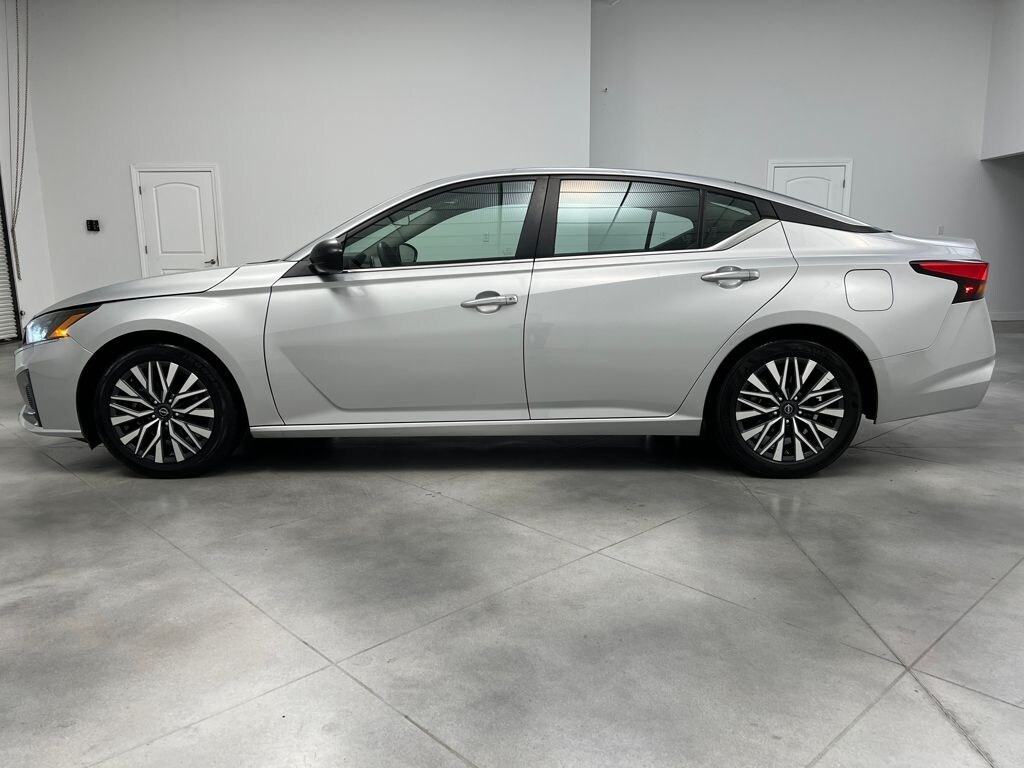 Used 2024 Nissan Altima 2.5 SV Sedan