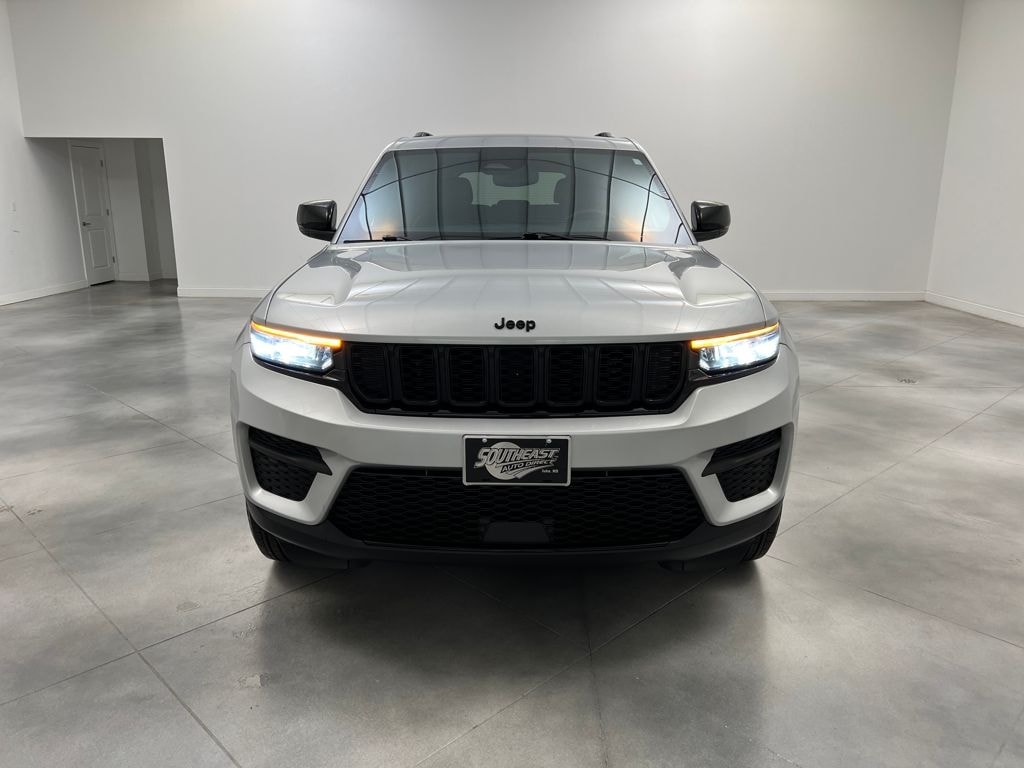 Used 2024 Jeep Grand Cherokee Altitude X SUV