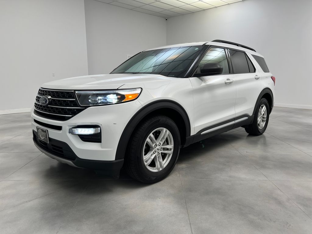 2024 Ford Explorer XLT photo 3