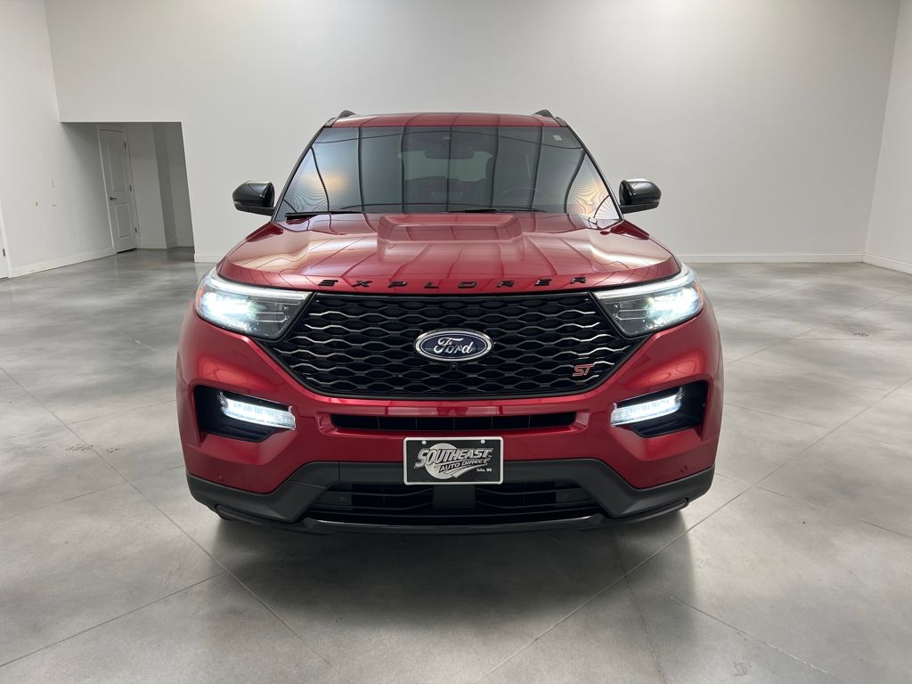 2022 Ford Explorer ST photo 2