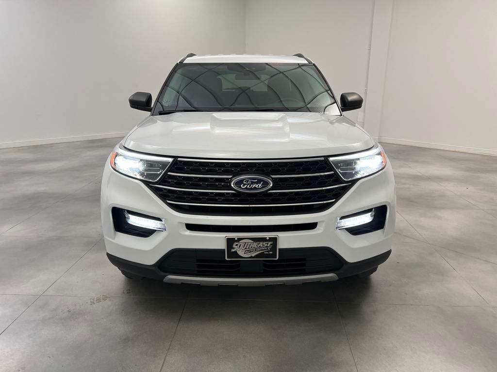 2024 Ford Explorer XLT photo 2