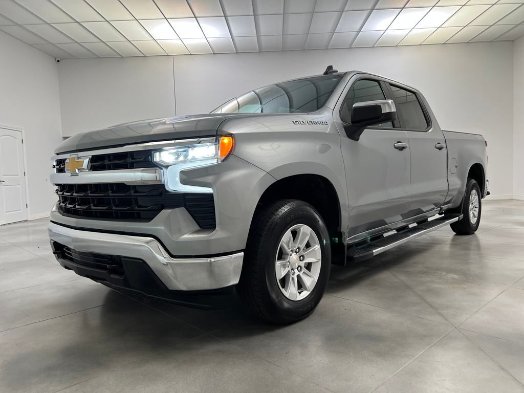 2024 Chevrolet Silverado 1500 LT photo 3