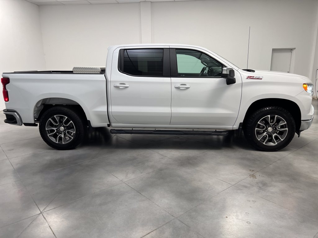2024 Chevrolet Silverado 1500 LT - Photo 10