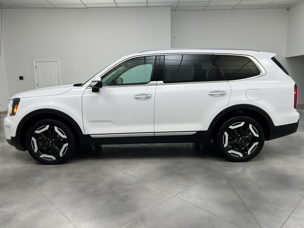 2025 Kia Telluride S photo 3