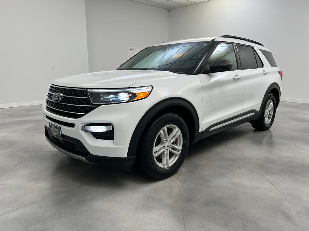 2024 Ford Explorer XLT photo 3