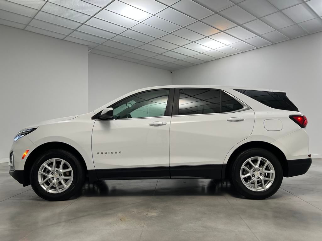 2024 Chevrolet Equinox LT photo 3