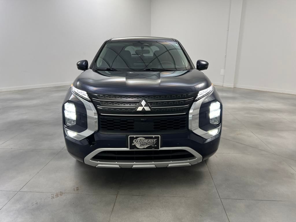 2023 Mitsubishi Outlander PHEV SE photo 2