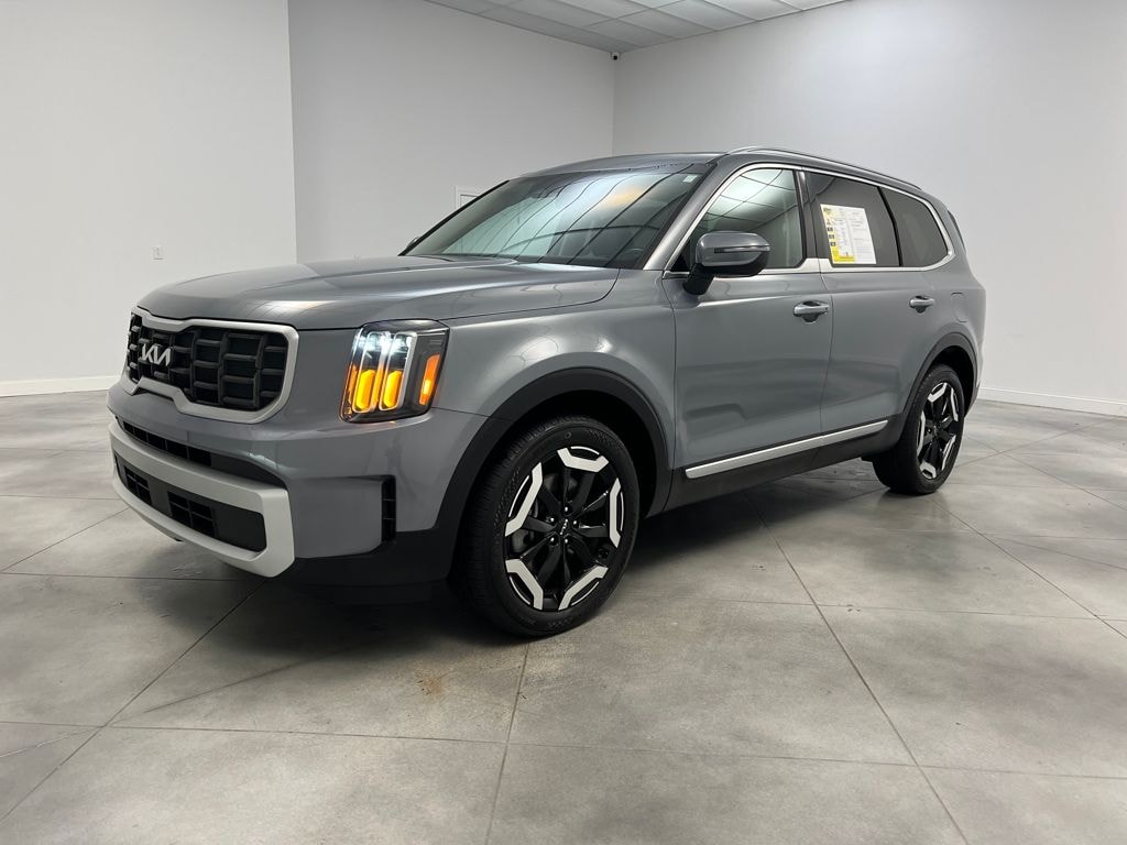 Used 2025 Kia Telluride S SUV
