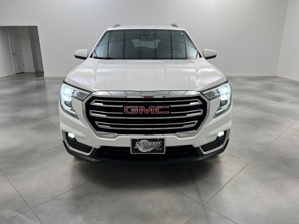 Used 2024 GMC Terrain SLT SUV