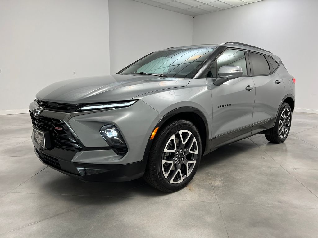 2025 Chevrolet Blazer RS photo 3